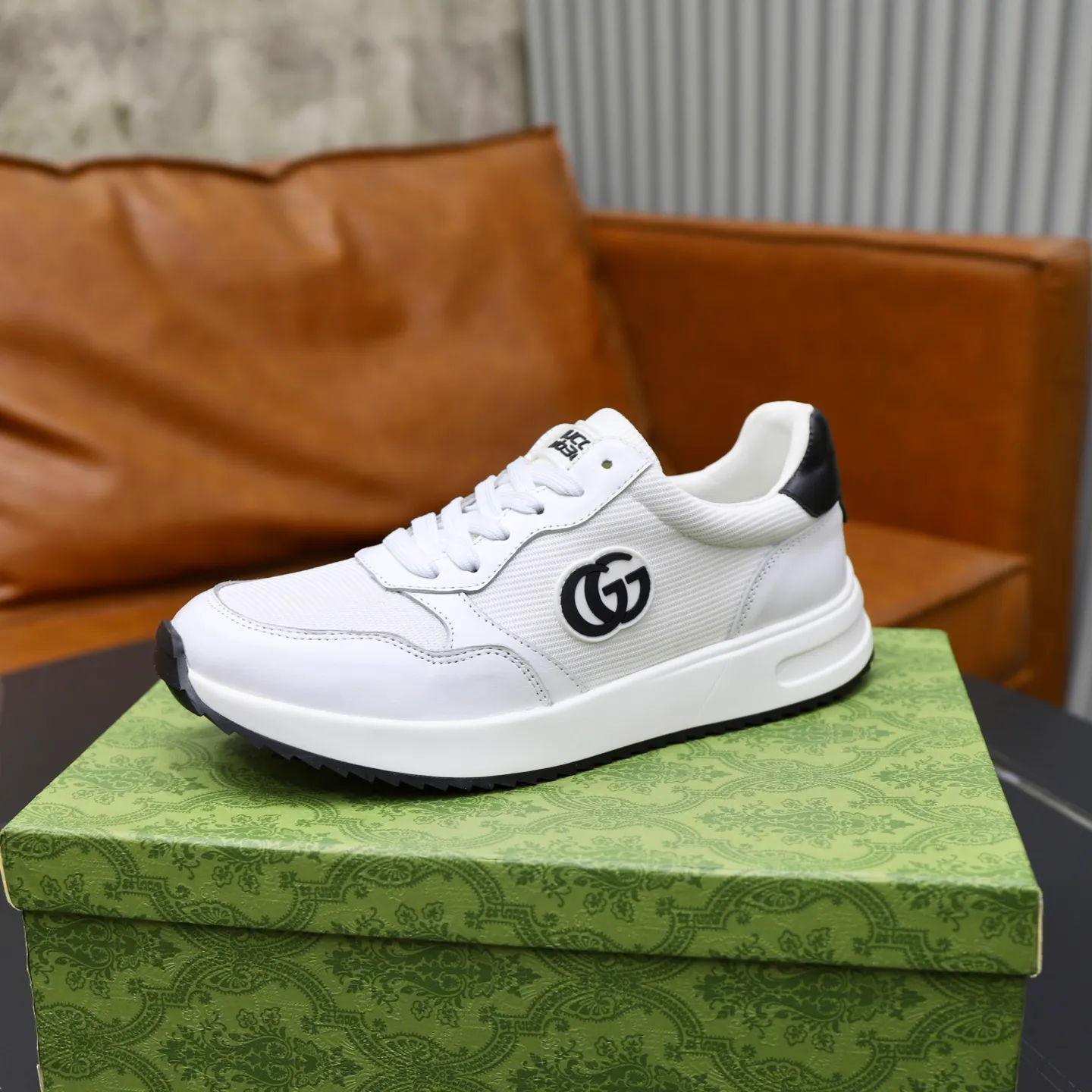 Ex-factory price: 440💰🙅‍♂️🙅‍♂️🙅‍♂️ Brand: GUCCI Standard code: 38-44 (45 customized) Grade: Same as the official website Material: Original material splicing Comfortable and breathable lining Lightweight and wear-resistant sports outsole Style category: Men's fashionable casual shoes Running sneakers Distinguished luxury brand elements Top luxury Color: actual picture color